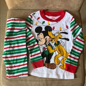 NWT Disney holiday long sleeve and pant pajamas